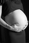 תחלואה אימהית חמורה בלידה מלווה בסיכון מוגבר לאשפוז חוזר שנה לאחר הלידה (Obstet Gynecol)