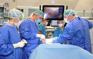 שימוש ברשת הגדולה ביותר בישראל לתיקון בקע בדופן בטן במרכז הרפואי לגליל 